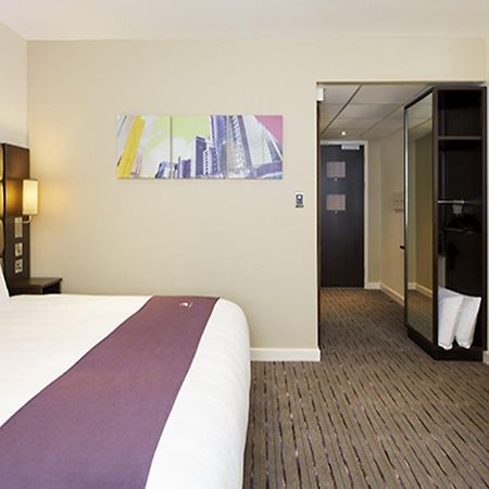Premier Inn Horsham Bagian luar foto