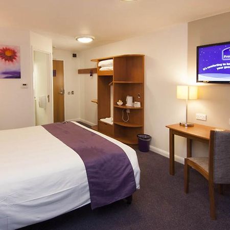 Premier Inn Horsham Bagian luar foto