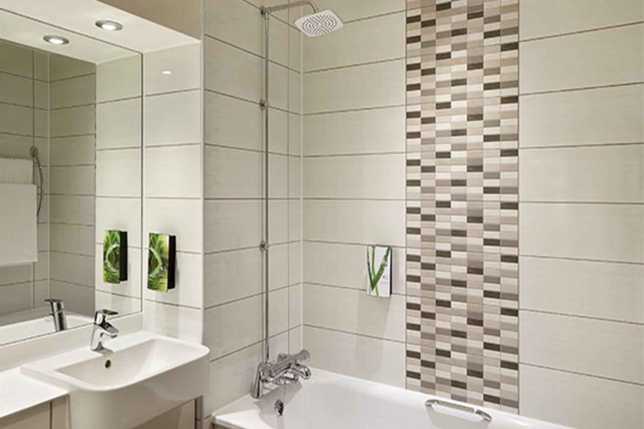 Premier Inn Horsham Bagian luar foto