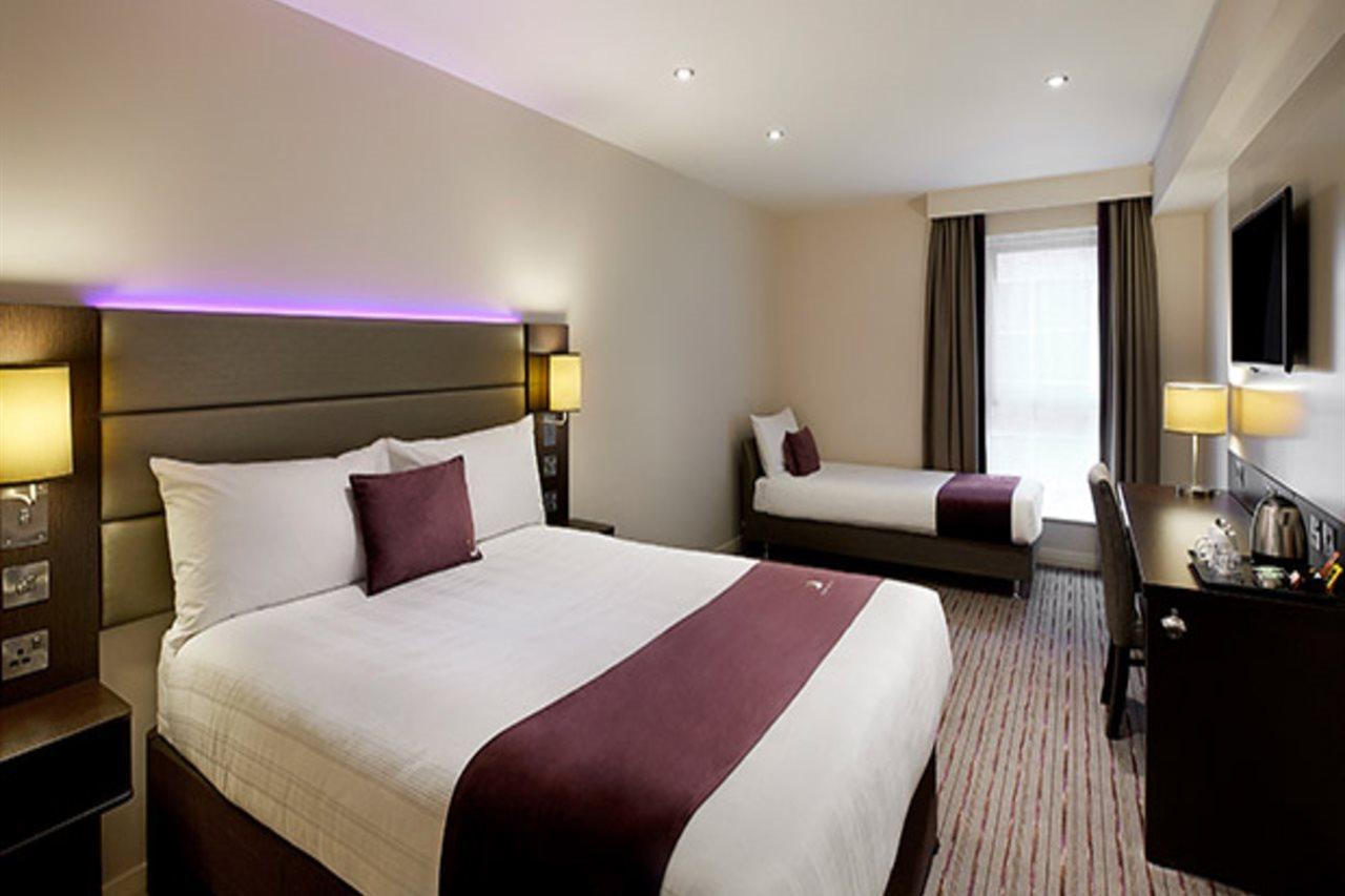 Premier Inn Horsham Bagian luar foto