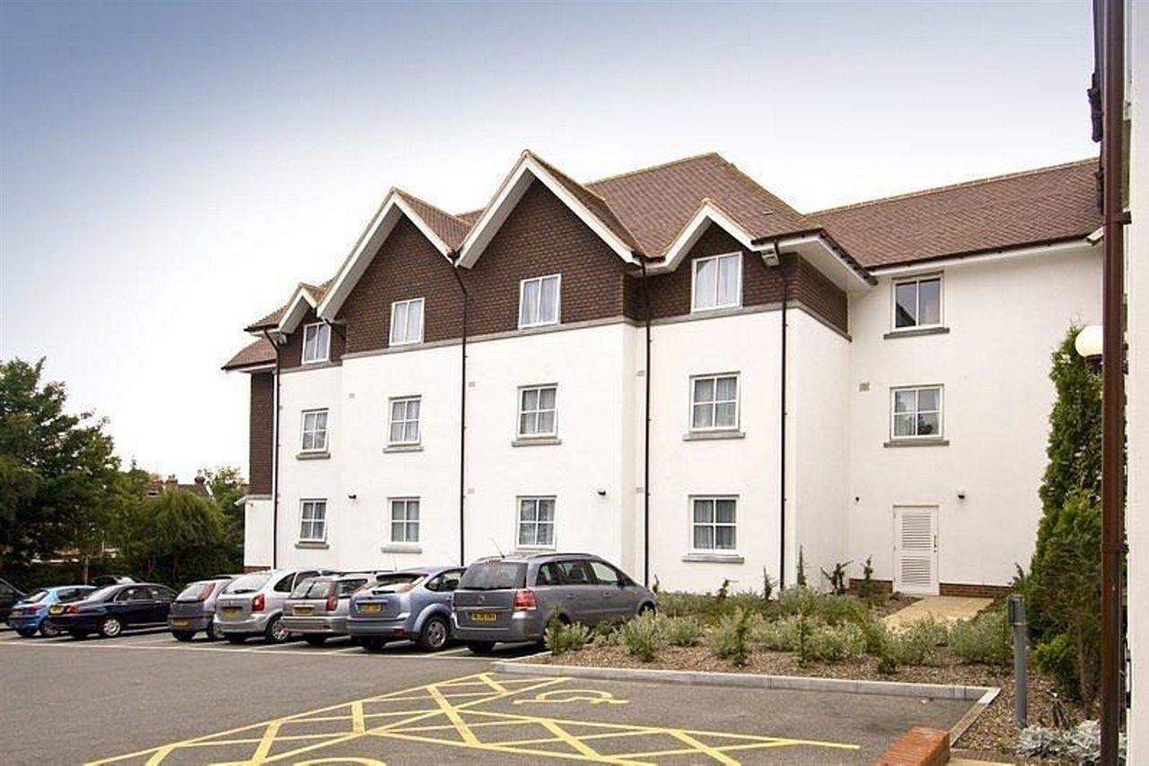 Premier Inn Horsham Bagian luar foto