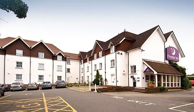 Premier Inn Horsham Bagian luar foto