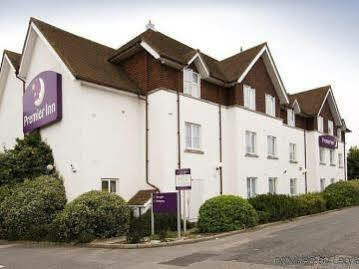 Premier Inn Horsham Bagian luar foto